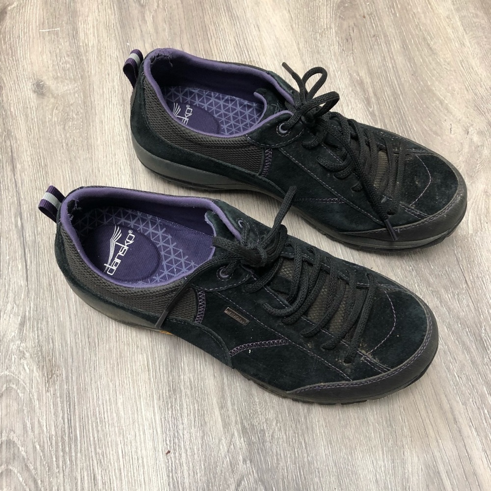 Dansko Black Suede Sneakers Tennis Shoes Size Women’s 10.5 EU 41 Vibram Sole - Picture 2 of 7